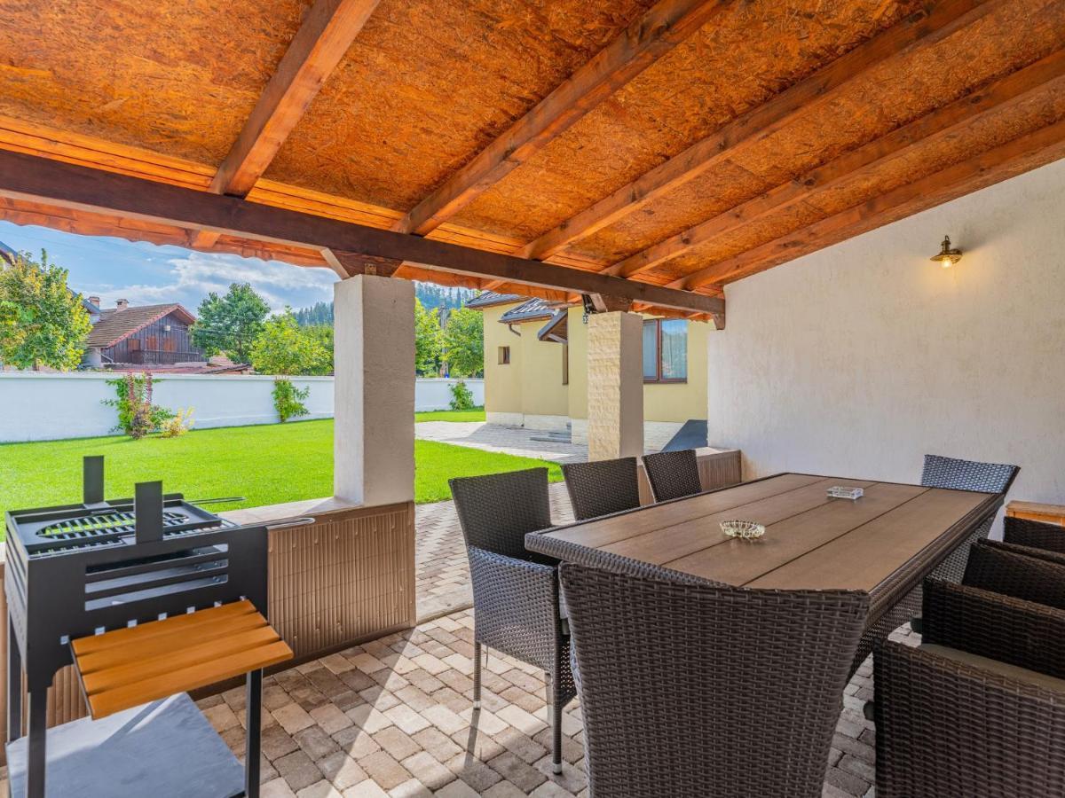 ホテル Casa Saraste Rîşnov エクステリア 写真