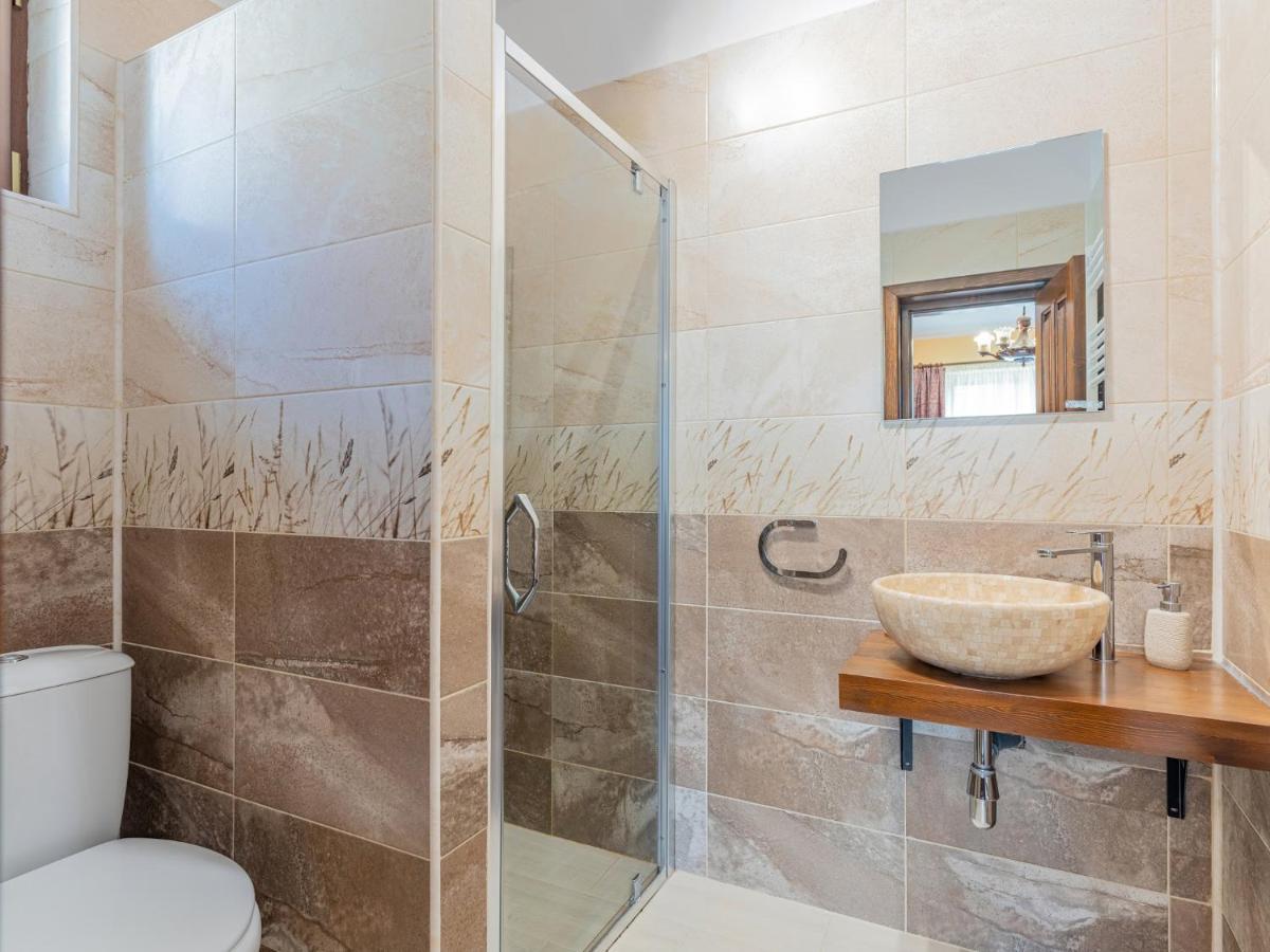 ホテル Casa Saraste Rîşnov エクステリア 写真
