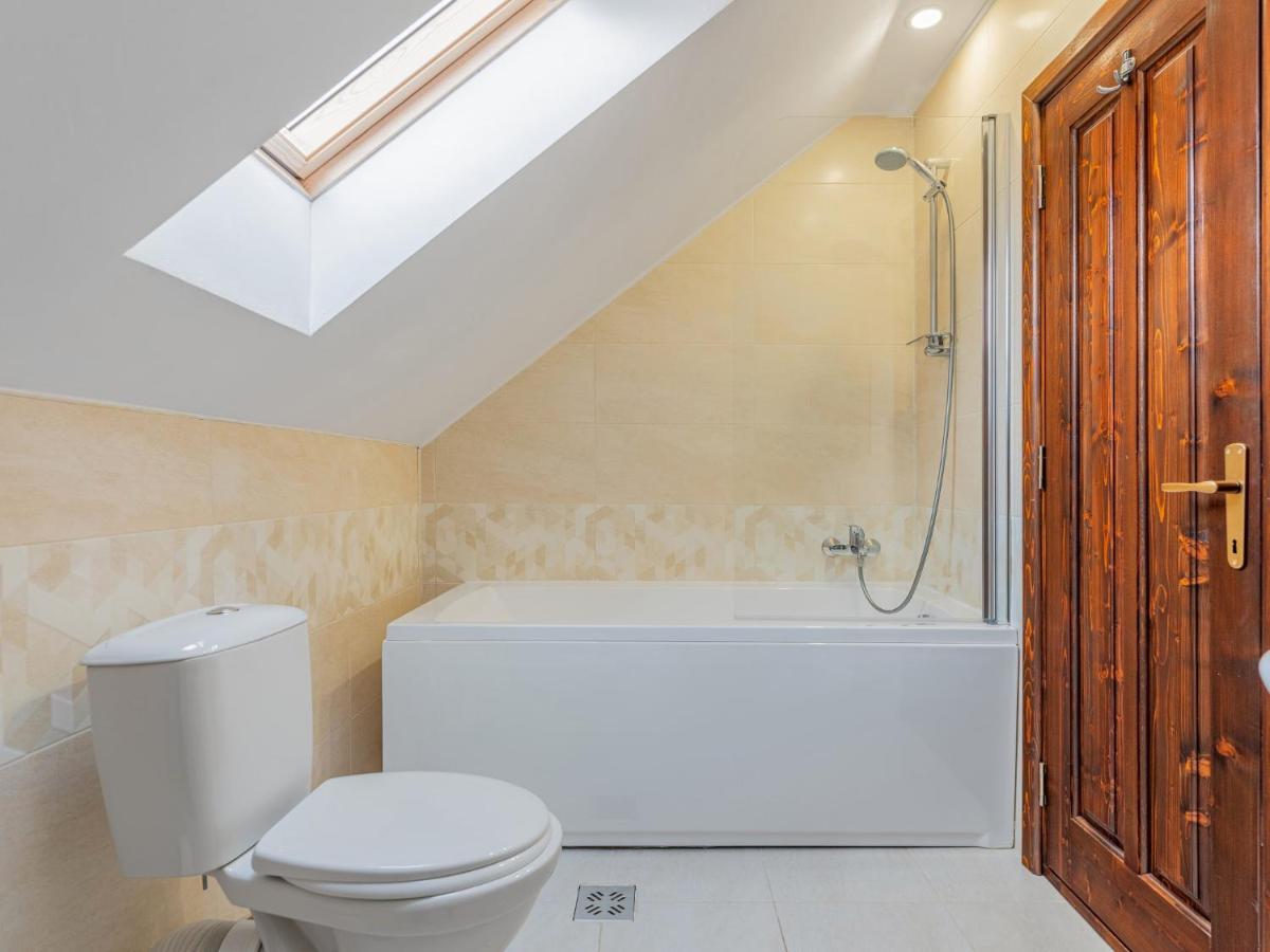 ホテル Casa Saraste Rîşnov エクステリア 写真