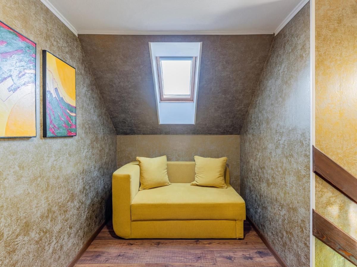 ホテル Casa Saraste Rîşnov エクステリア 写真