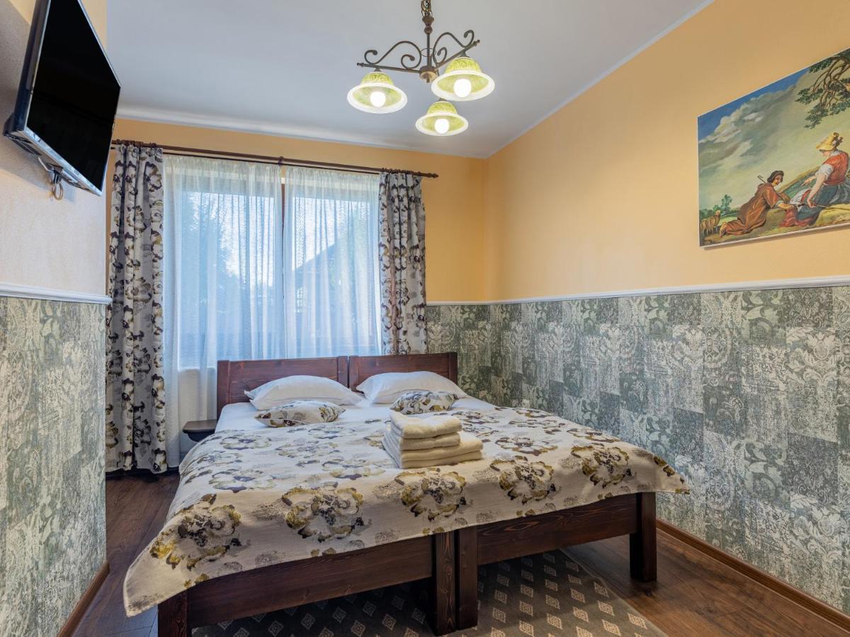 ホテル Casa Saraste Rîşnov エクステリア 写真